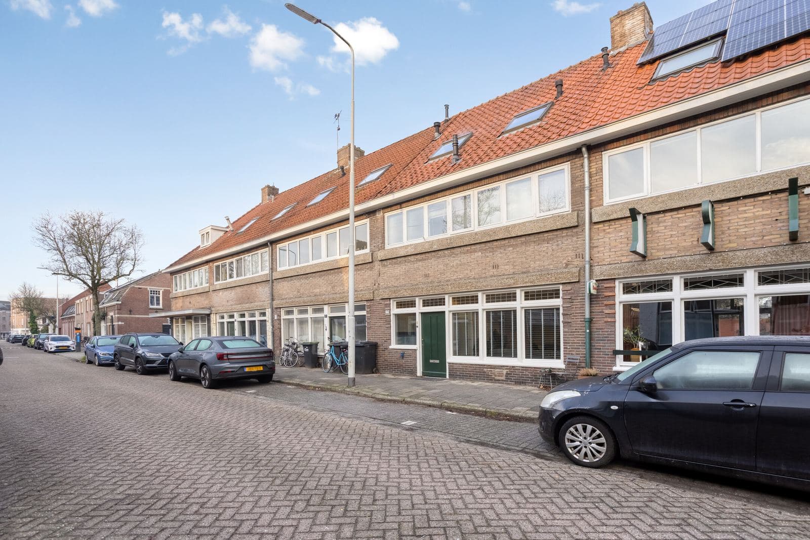 De Voorterweg in de Irisbuurt, gezien vanaf de straat